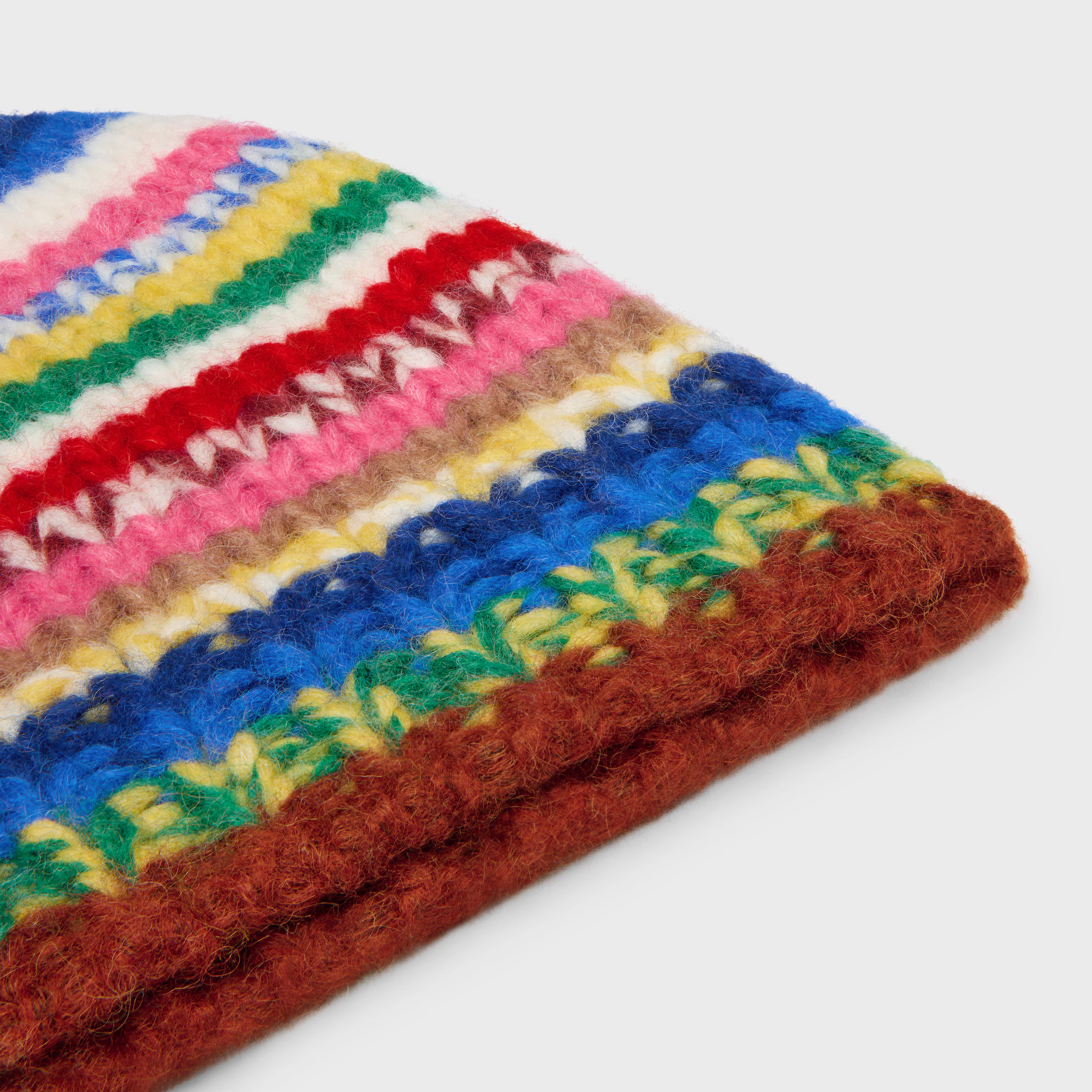 GORRO DE ALPACA Y LANA EN MOLDEADO
