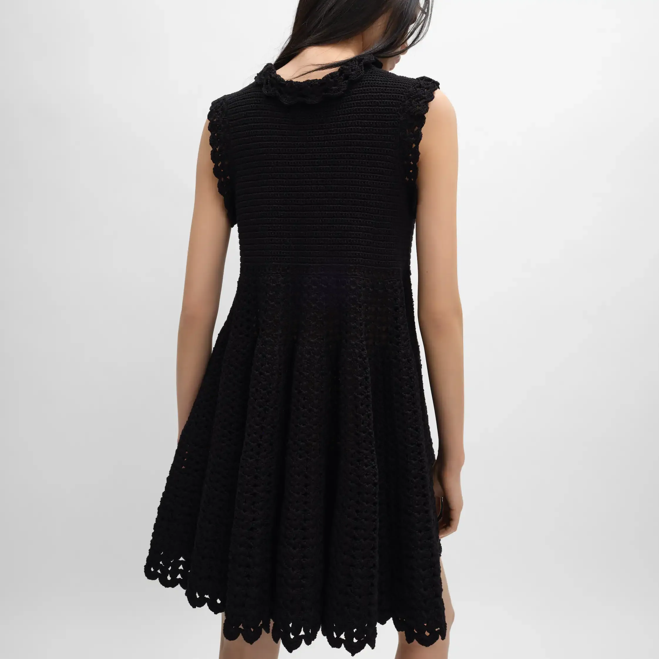 vestido mini en crochet de algodón