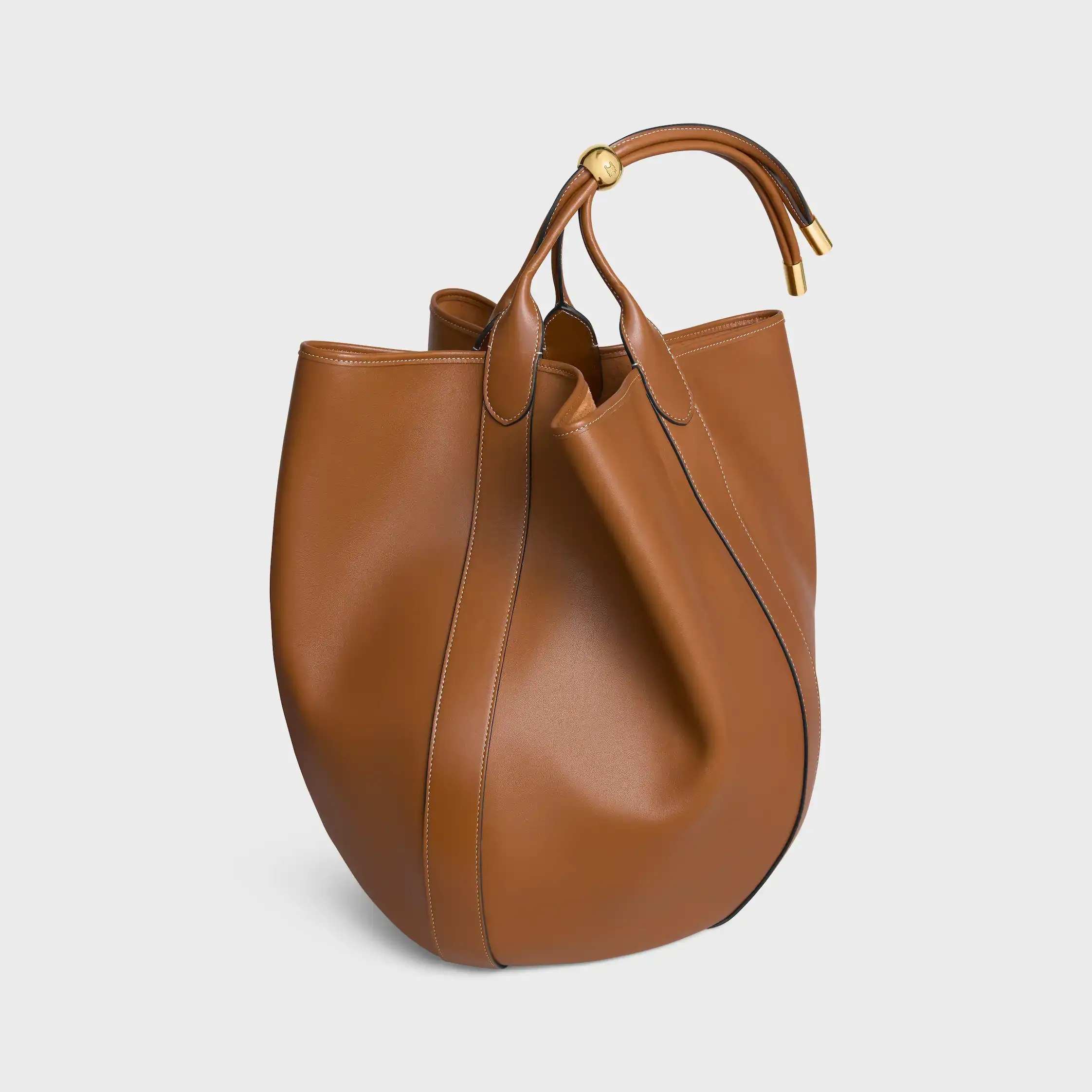 BOLSA BUCKET GRANDE EN CUERO DE VACUNO SUAVE Y LISO