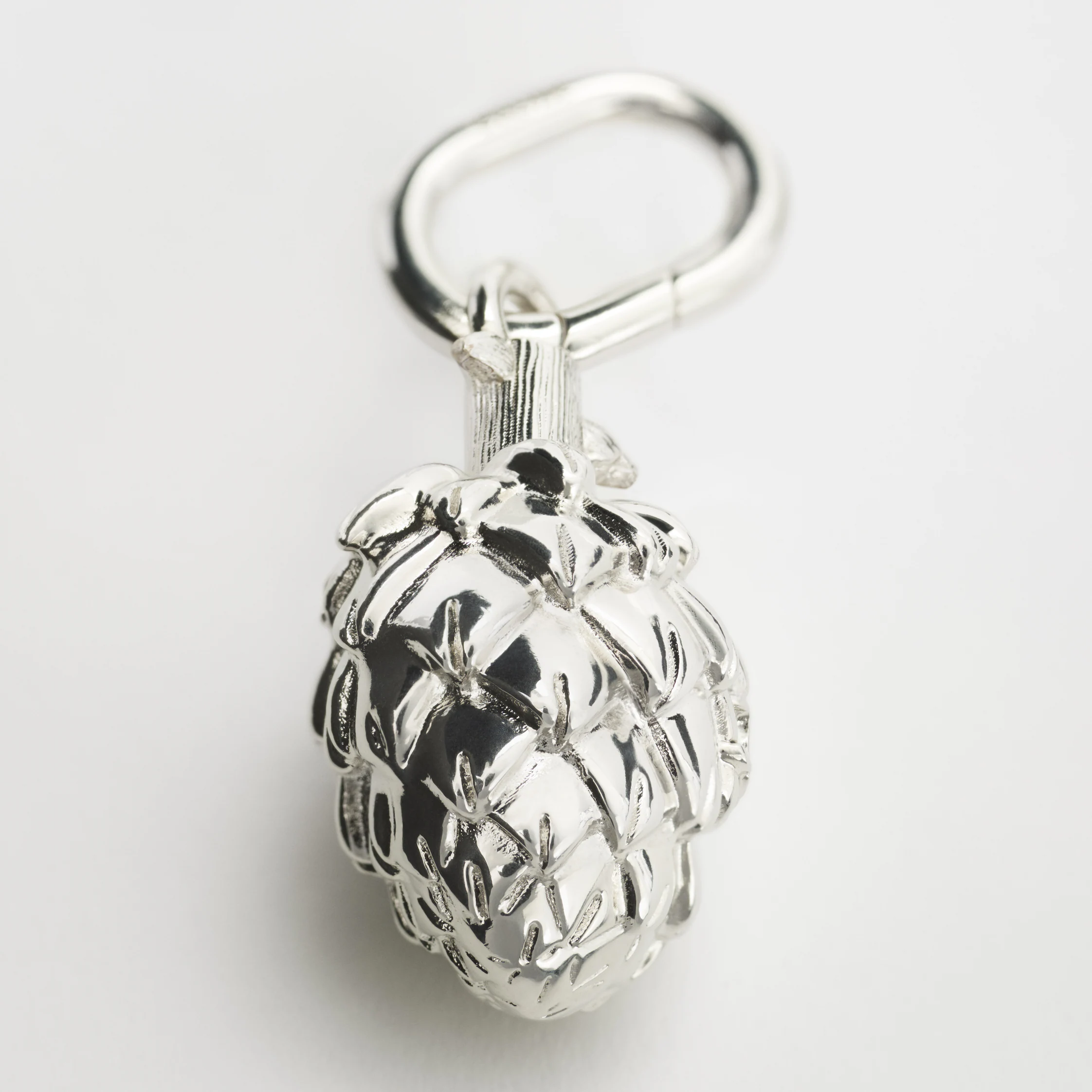 CHARMS ARTICHOKE EN LATÓN CON ACABADO EN RODIO