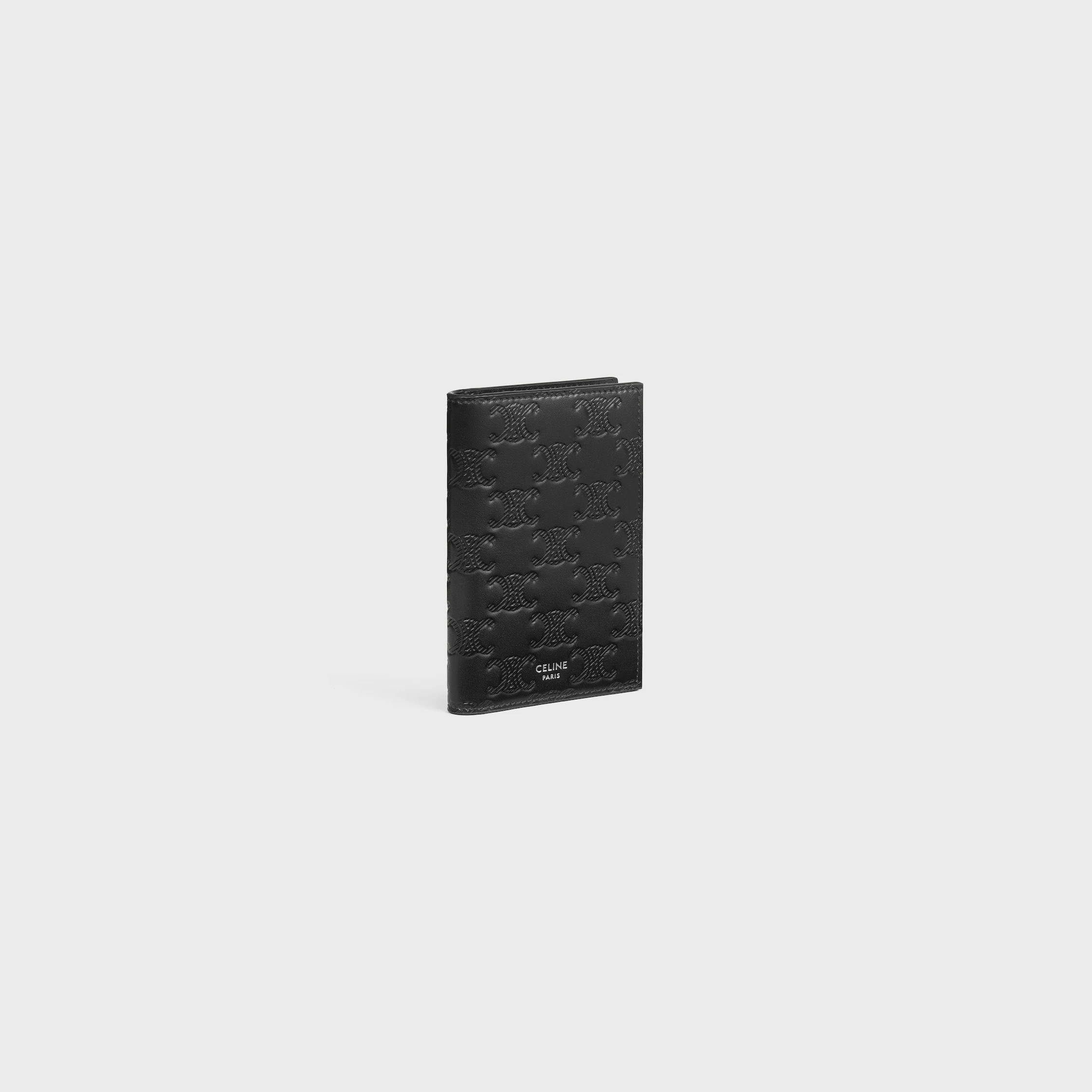 PORTA TARJETAS VERTICAL EN CUERO DE VACUNO CON EMBOSADO TRIOMPHE