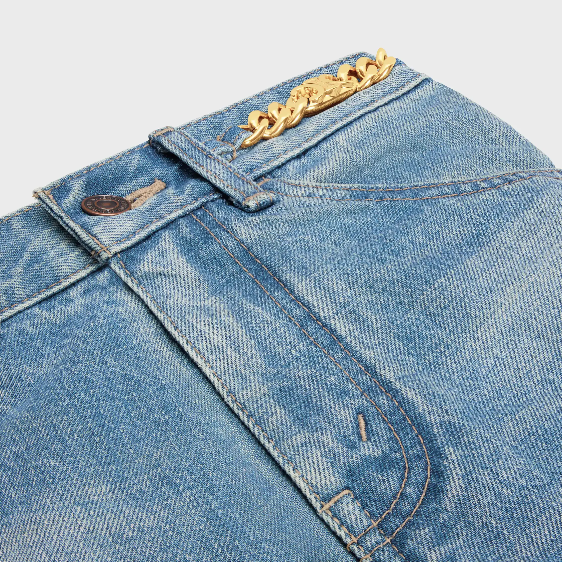 vaqueros kitty en denim lavado pismo