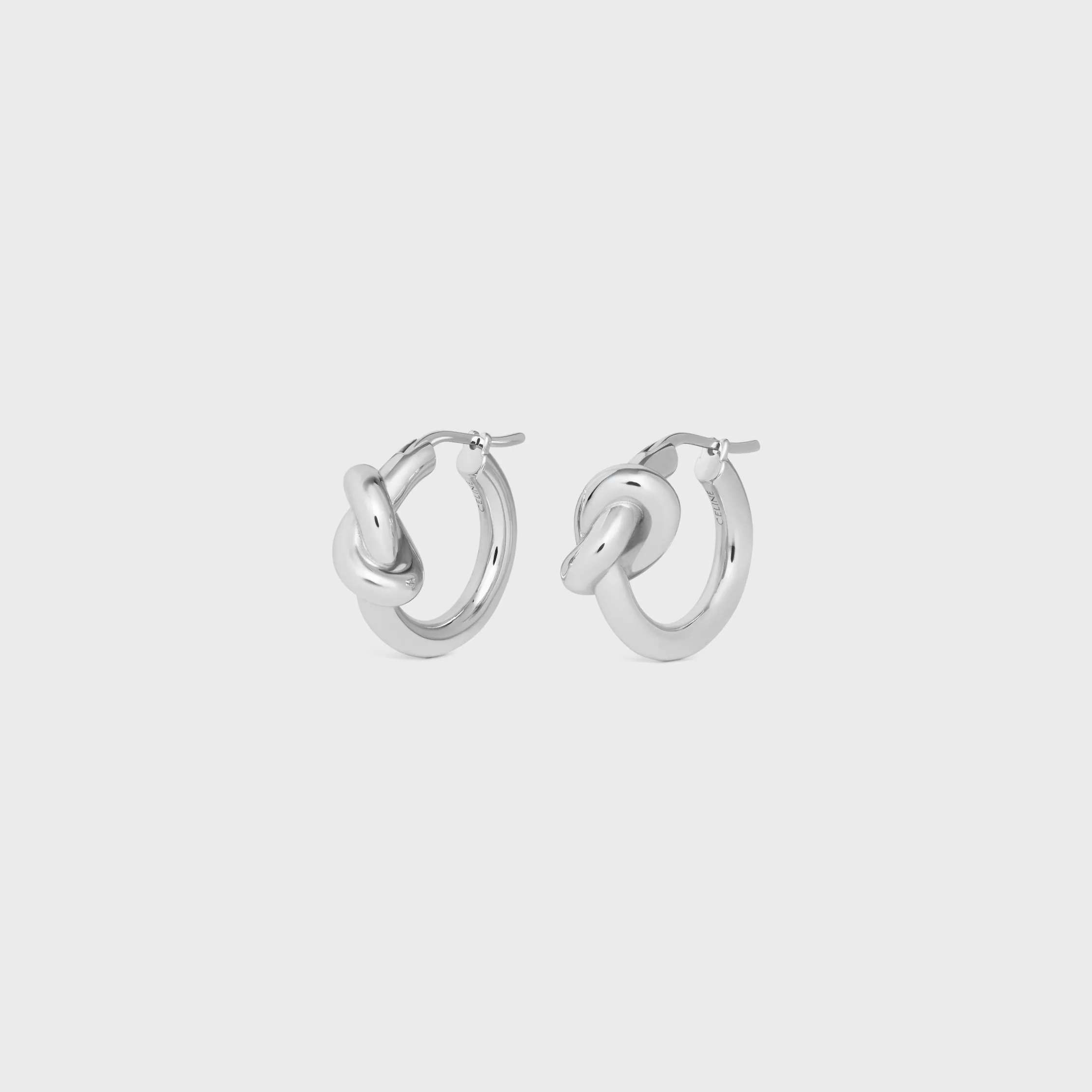 Aros Knot en latón con acabado rodio