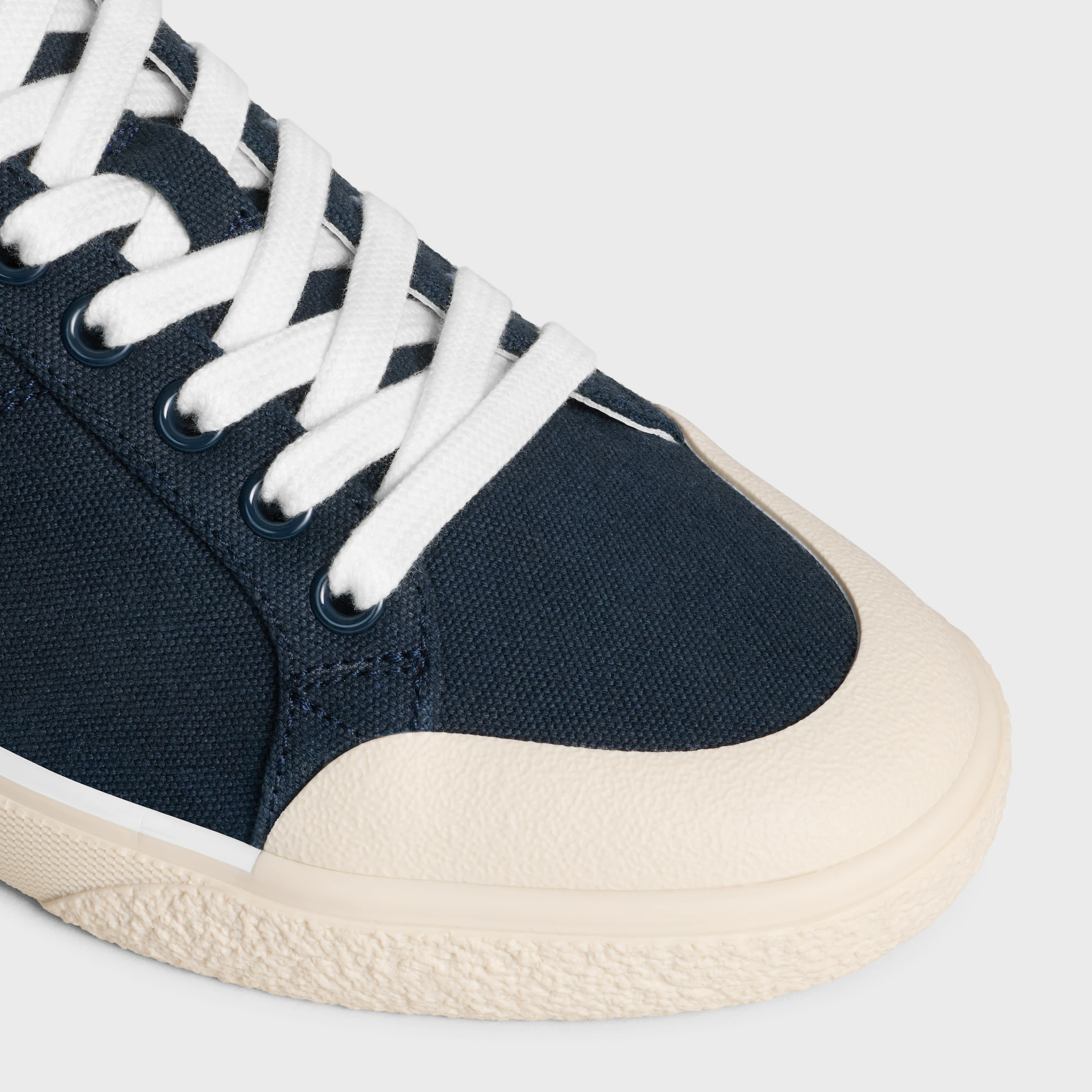 ZAPATILLA ALAN CON TRIOMPHE EN LONA