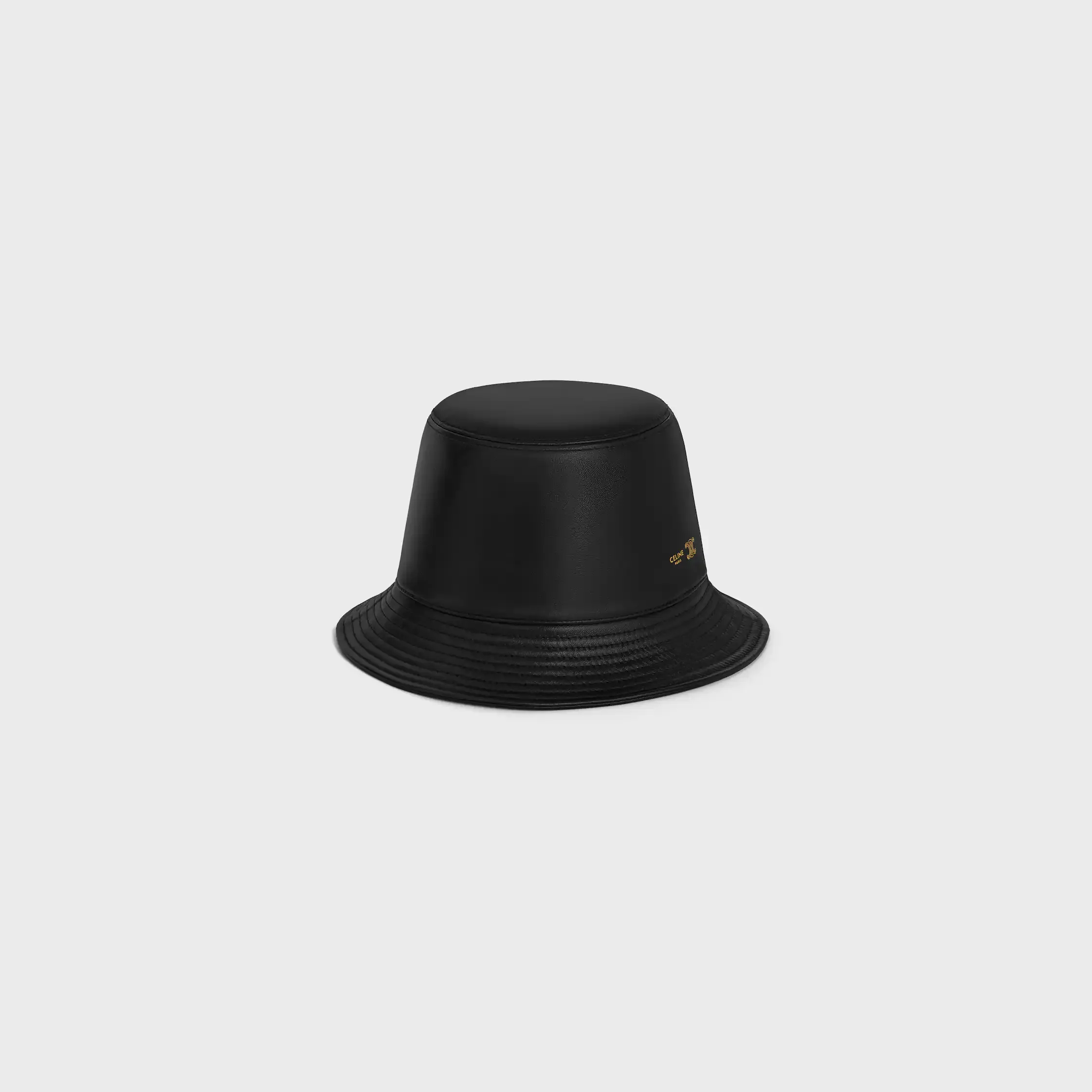 gorra bucket IN piel de cordero suave