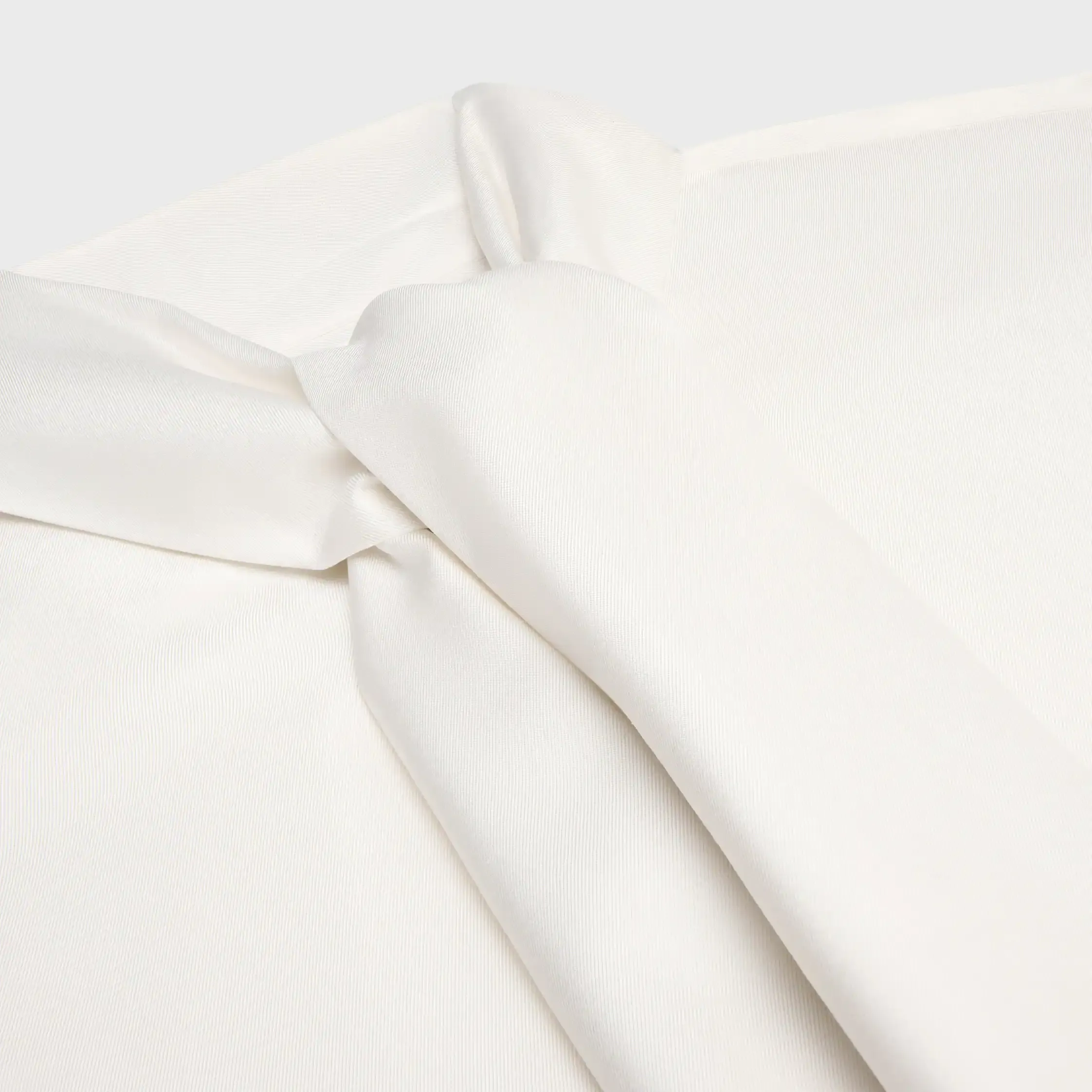 camisa corta lavalliere en tejido de seda