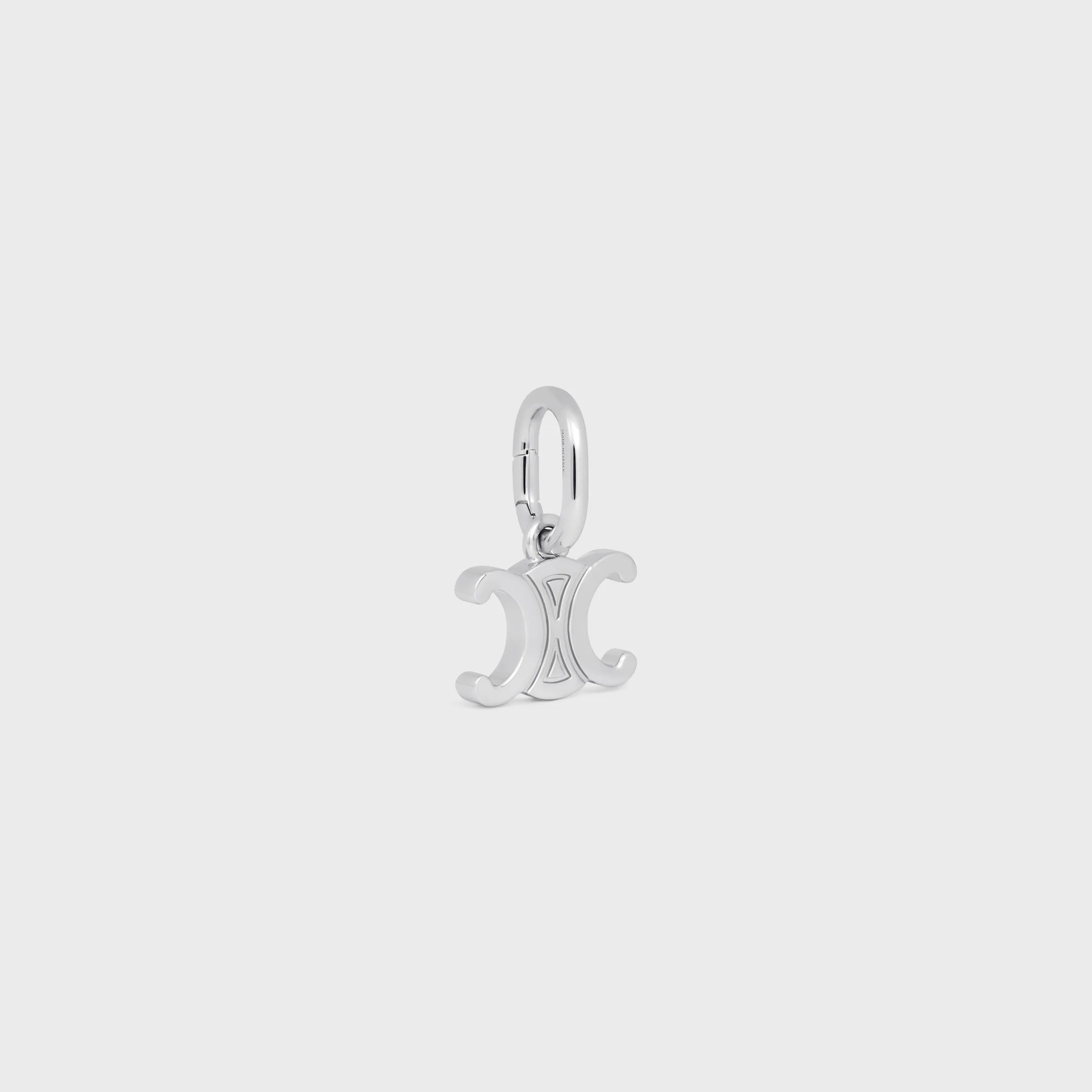 CHARMS TRIOMPHE EN LATÓN CON ACABADO EN RODIO