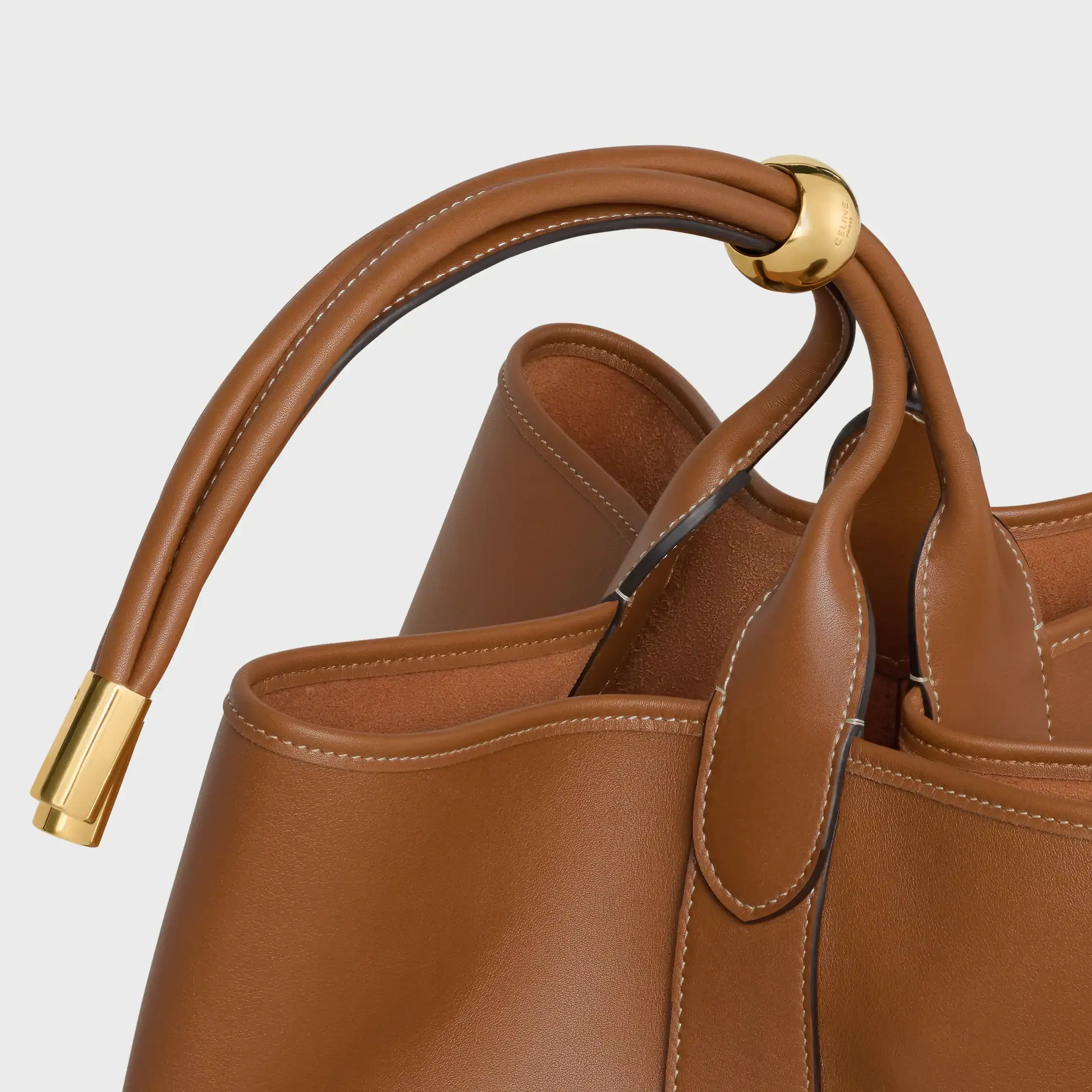 BOLSA BUCKET GRANDE EN CUERO DE VACUNO SUAVE Y LISO