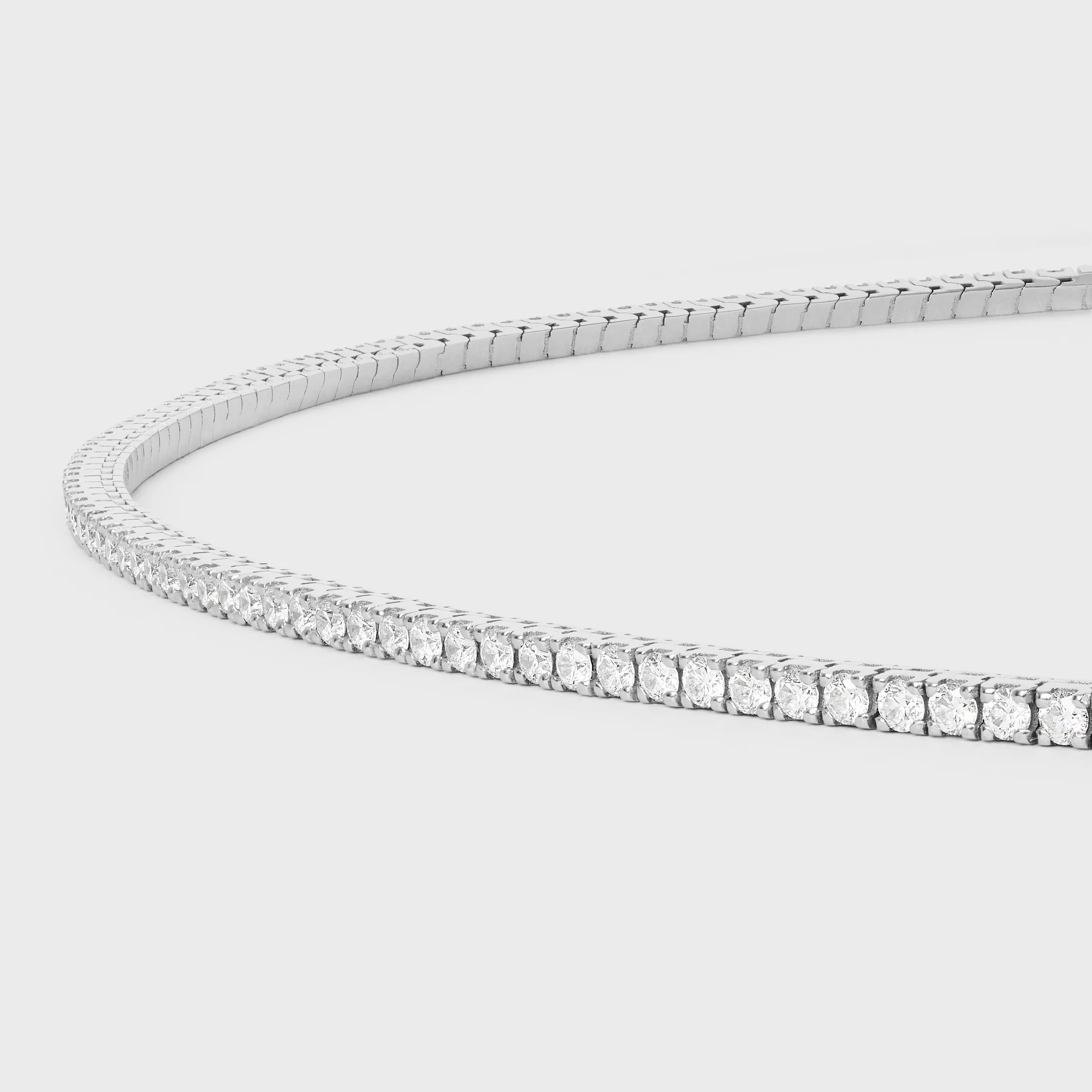 Collar de tenis en oro blanco y diamantes