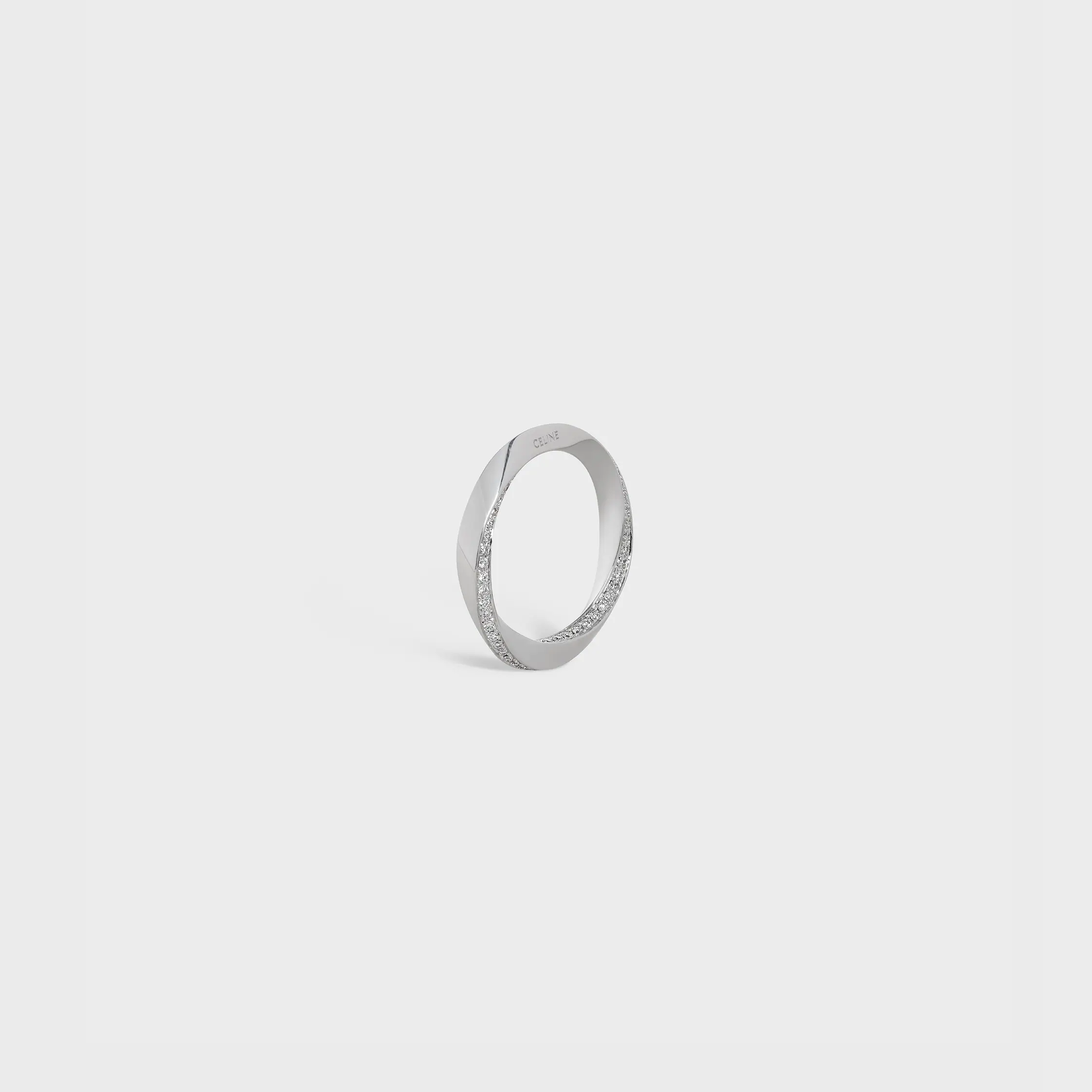 Anillo de torsión en oro blanco y diamantes