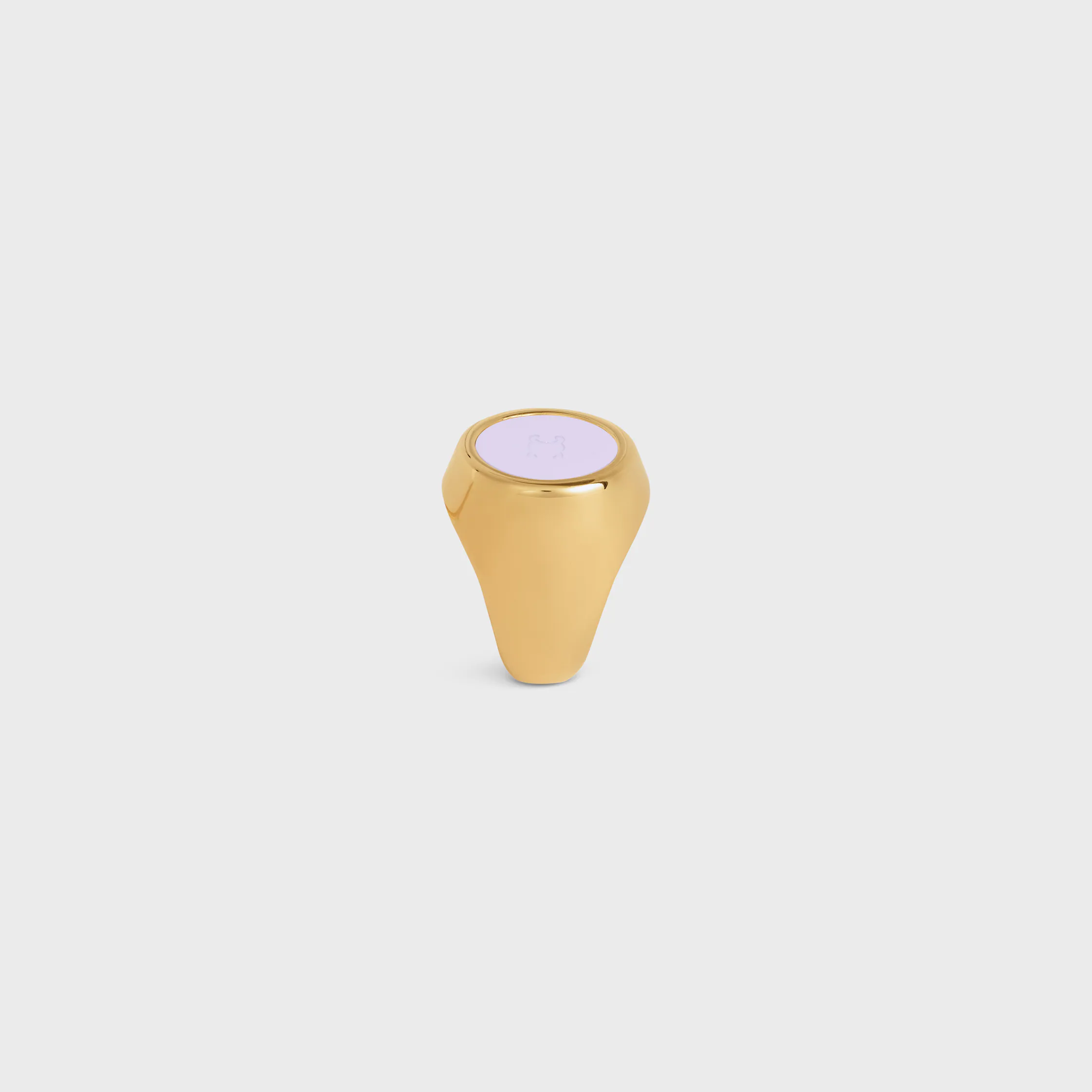 Anillo Signet Triomphe en barniz y latón con acabado dorado