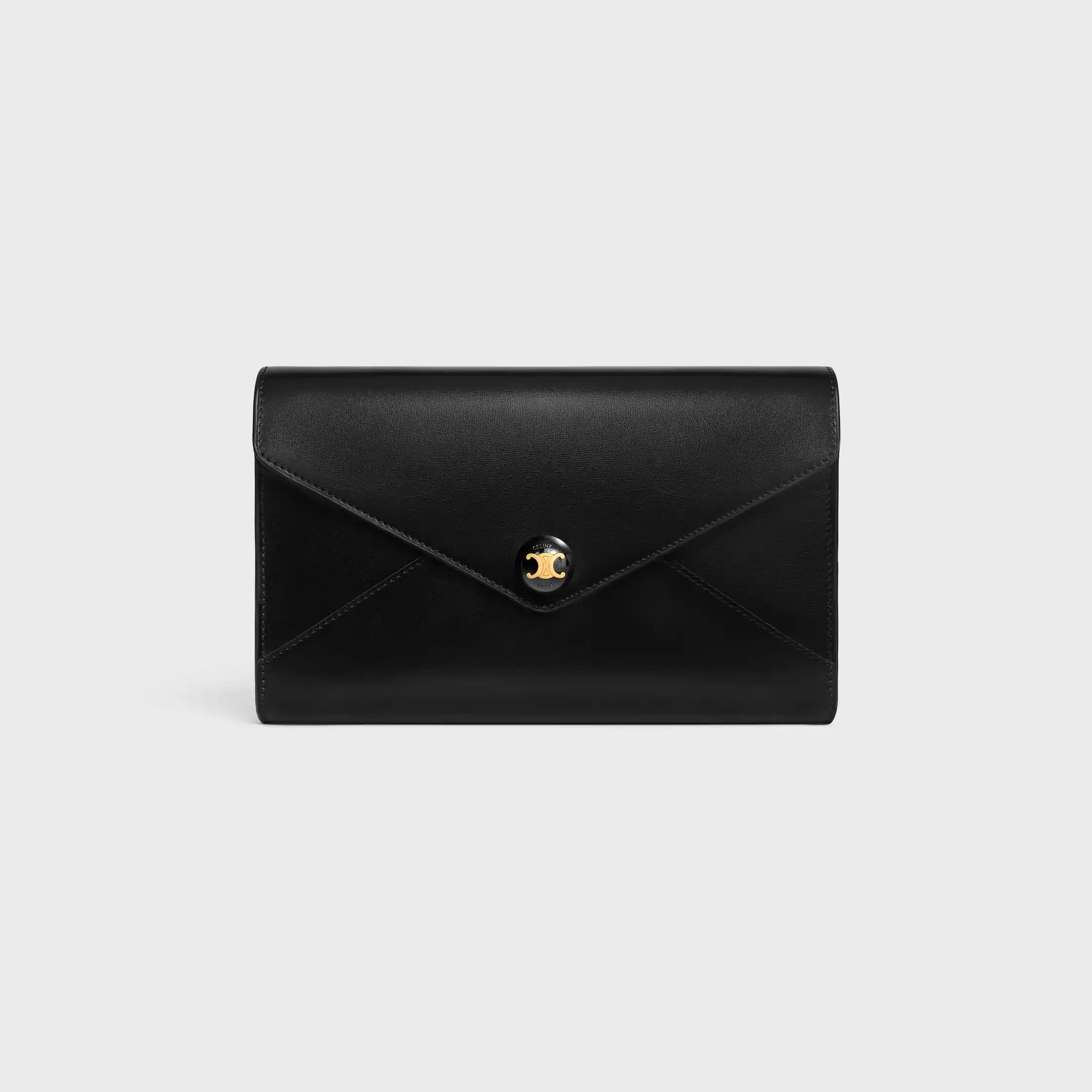 BILLETERA EN FORMA DE ENVELOPE CON CADENA EN CUERO DE TERNERA BRILLOSO