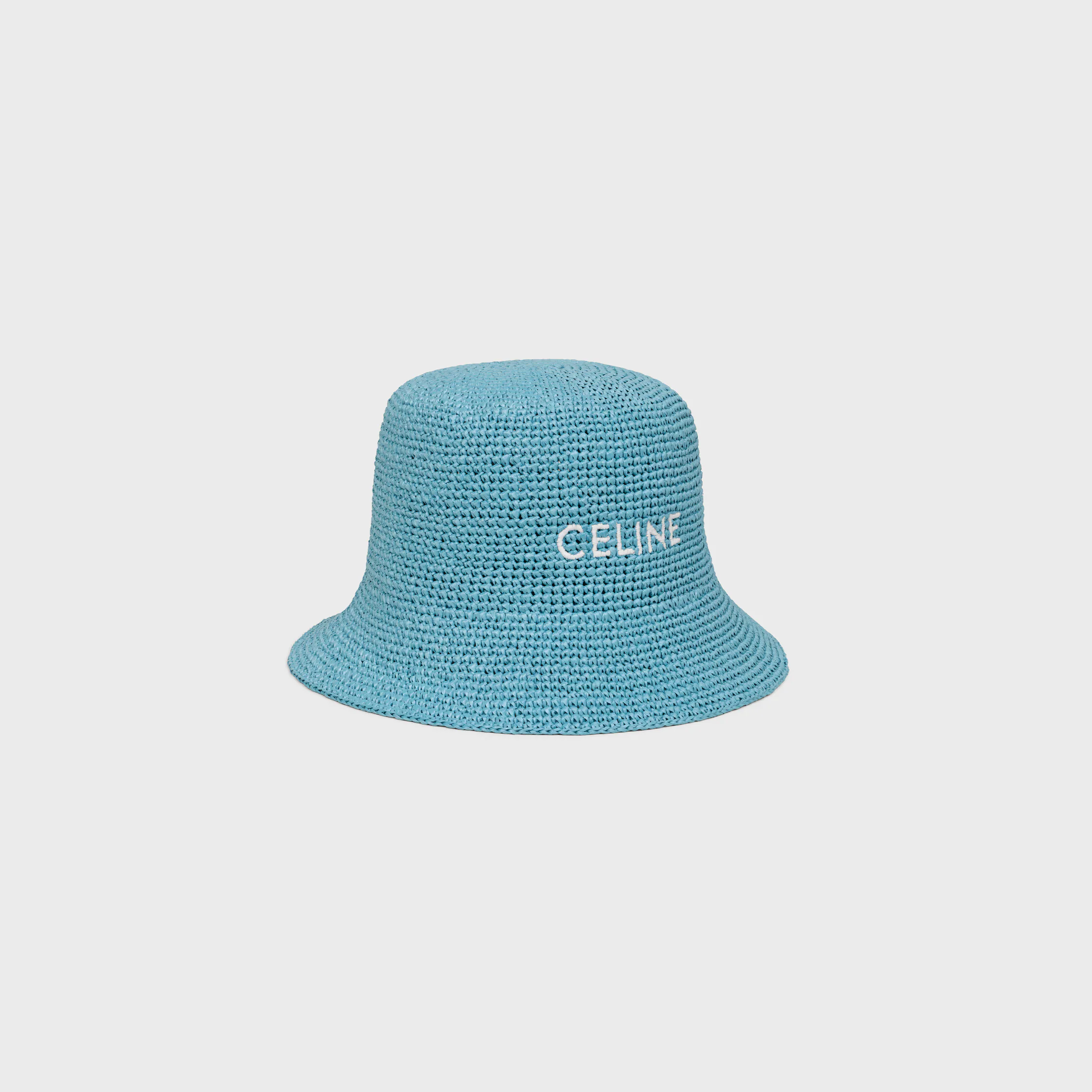 gorra bucket en rafia