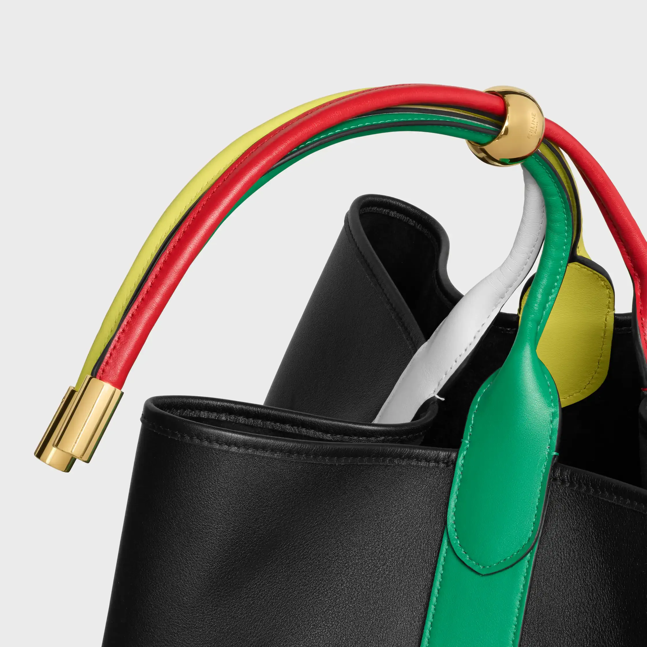 BOLSO BUCKET GRANDE EN CUERO DE TERNERA LISO