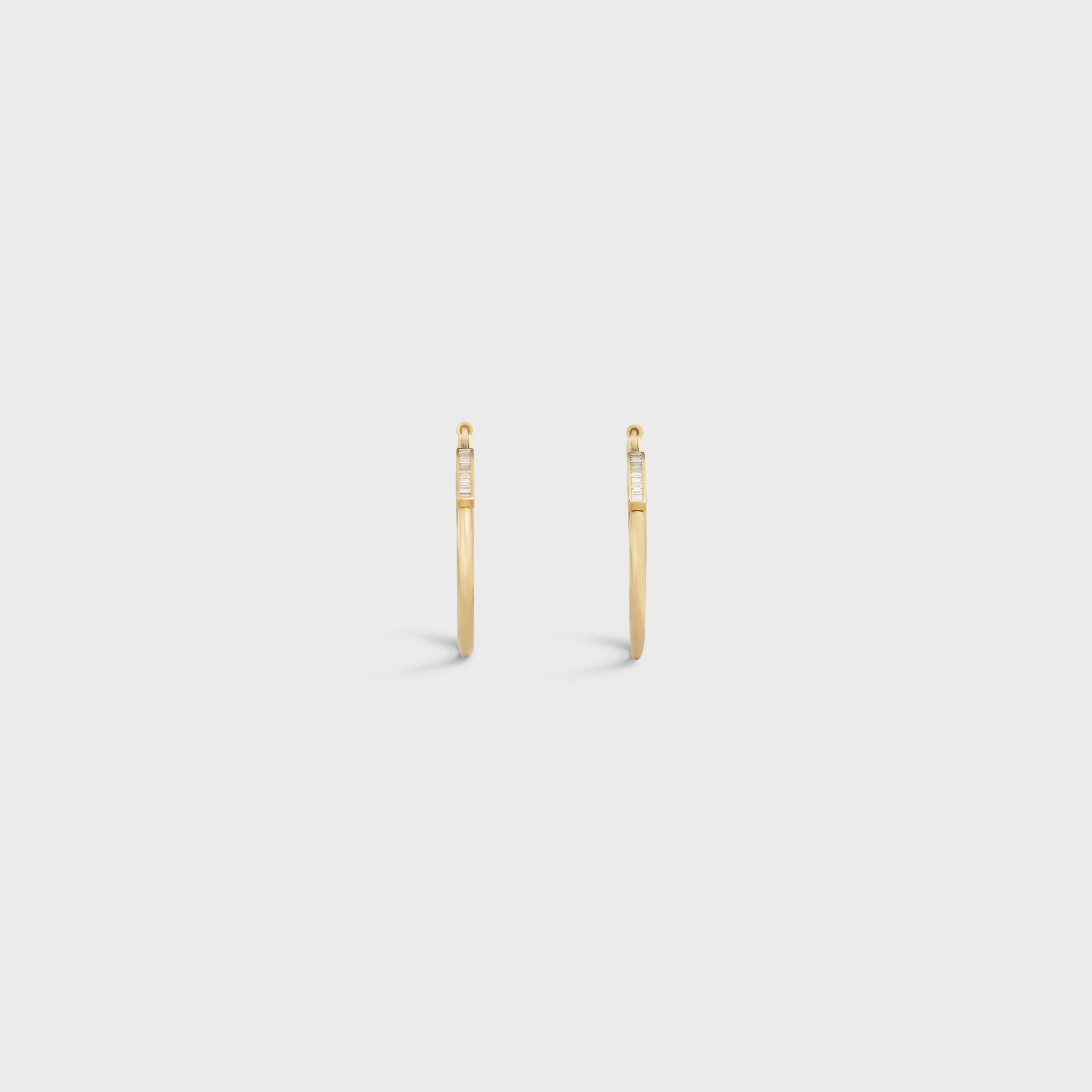 Aros grandes en oro amarillo y diamantes
