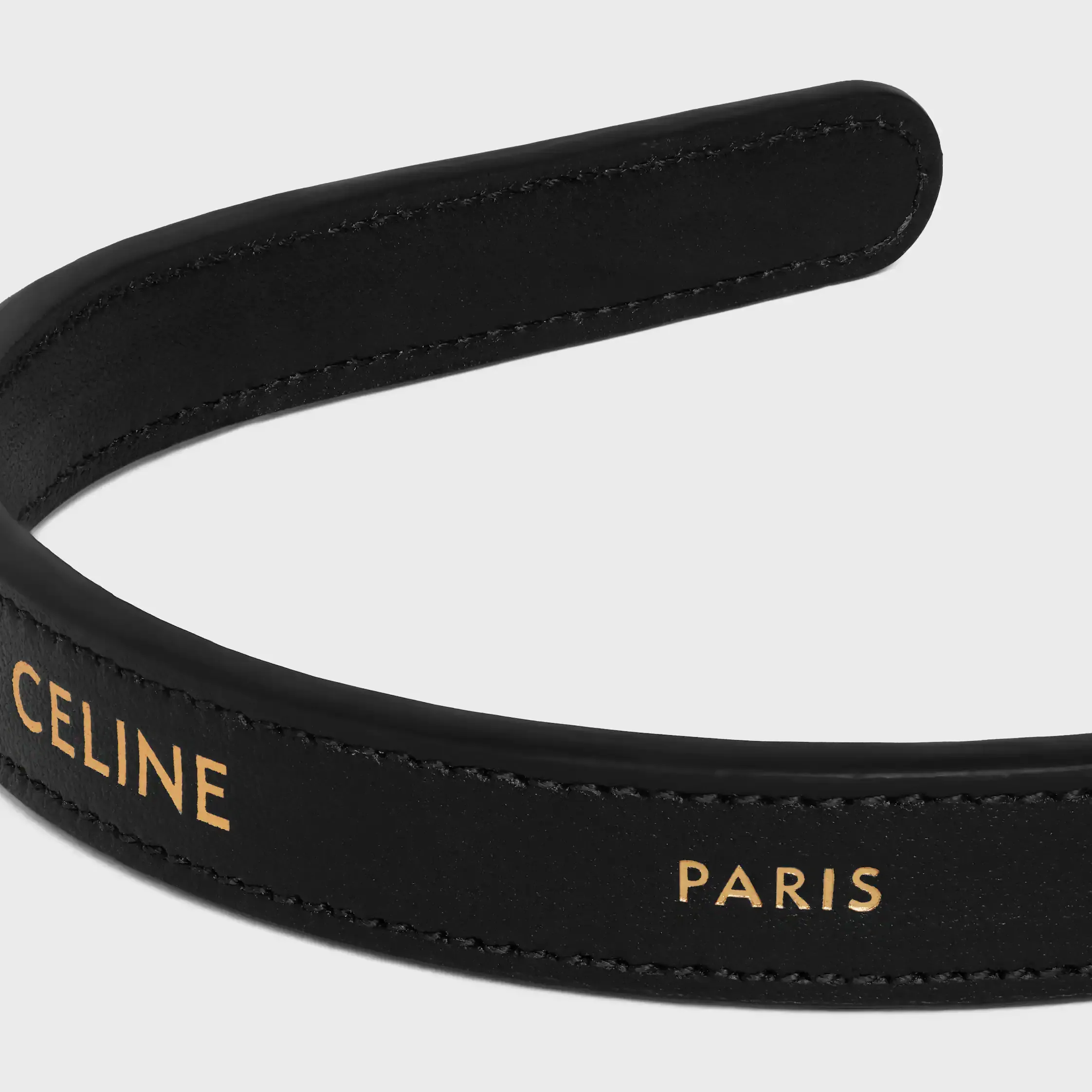 Cinta delgada Celine Paris en cuero de ternera