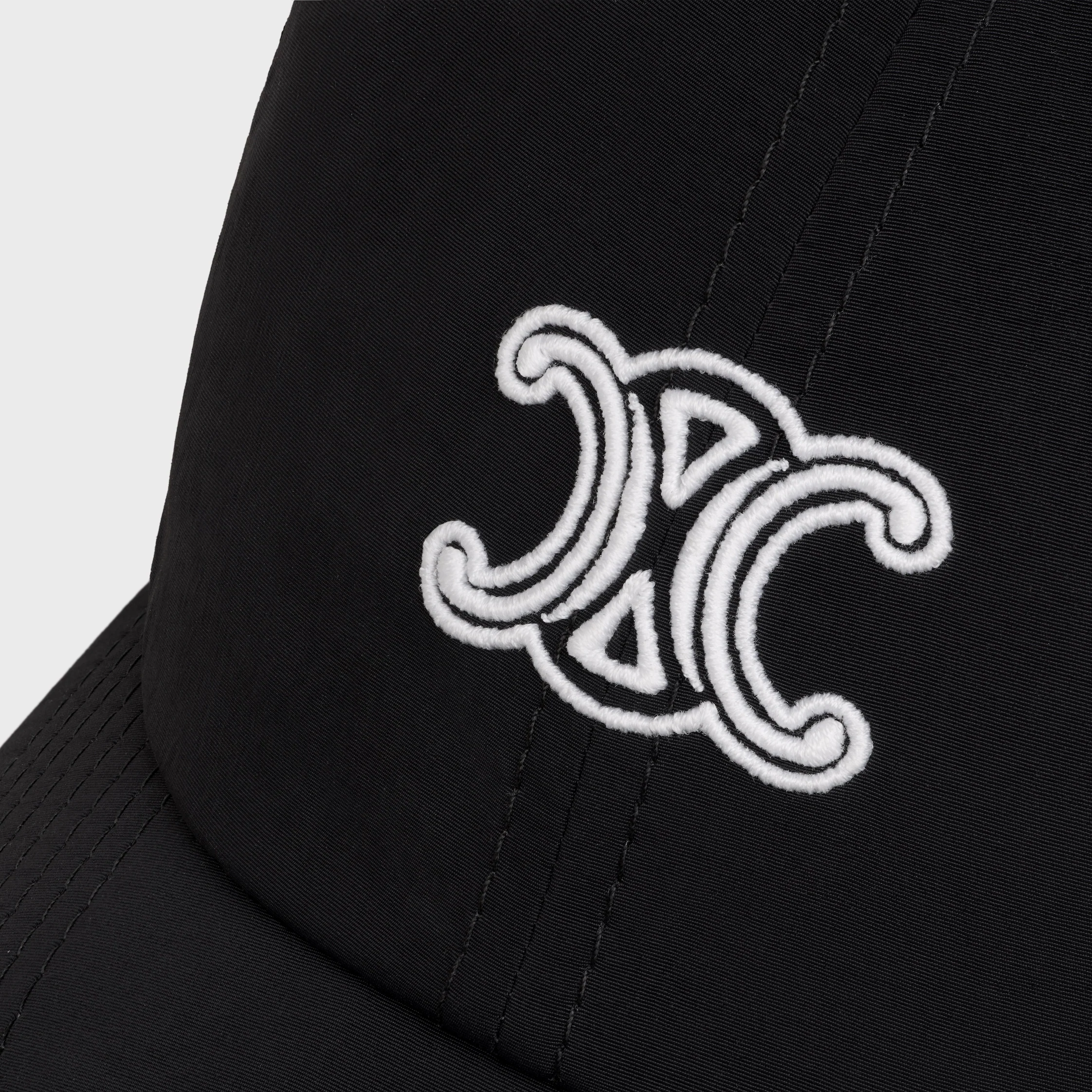gorra richelieu en nailon