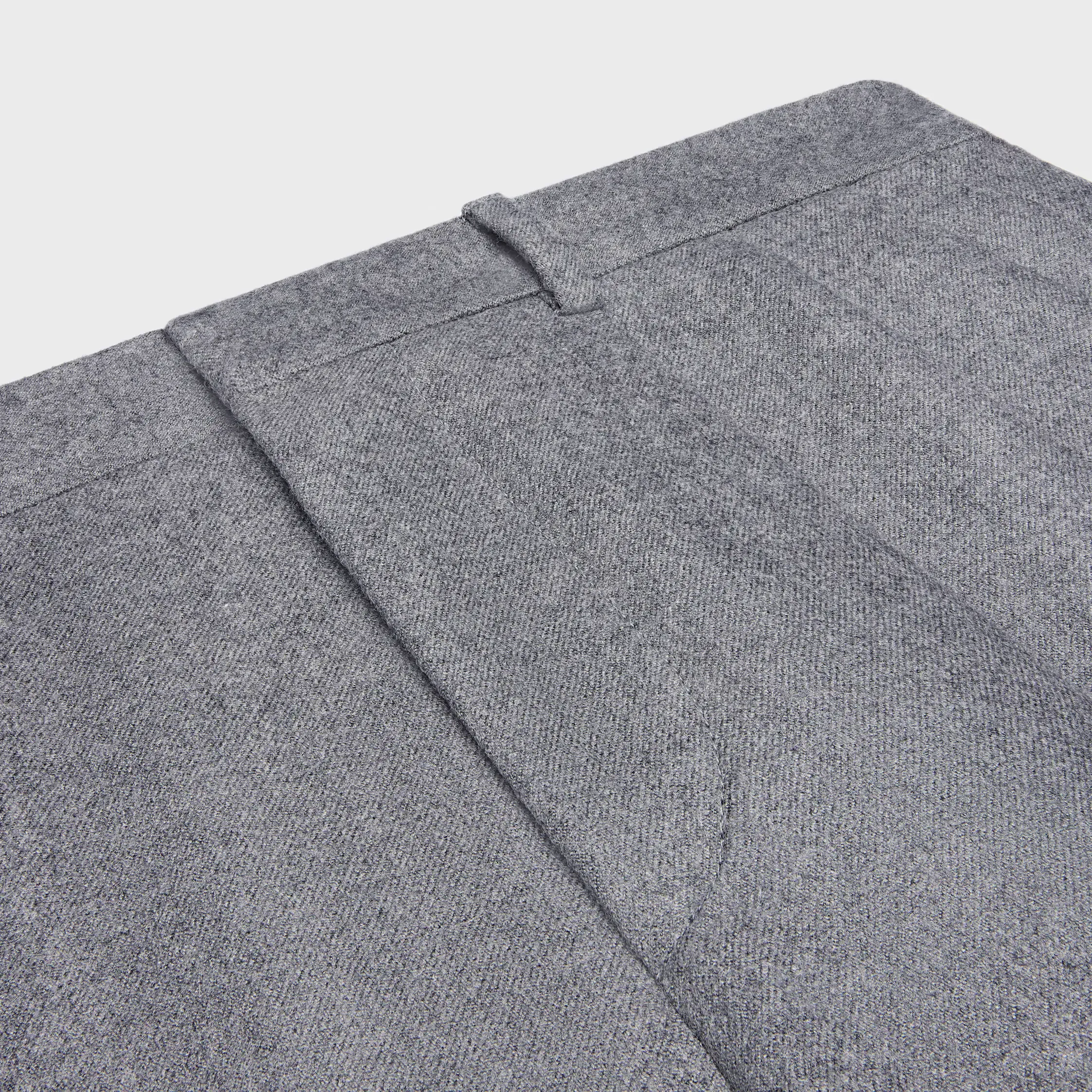 pantalones plisados en franela de cachemira