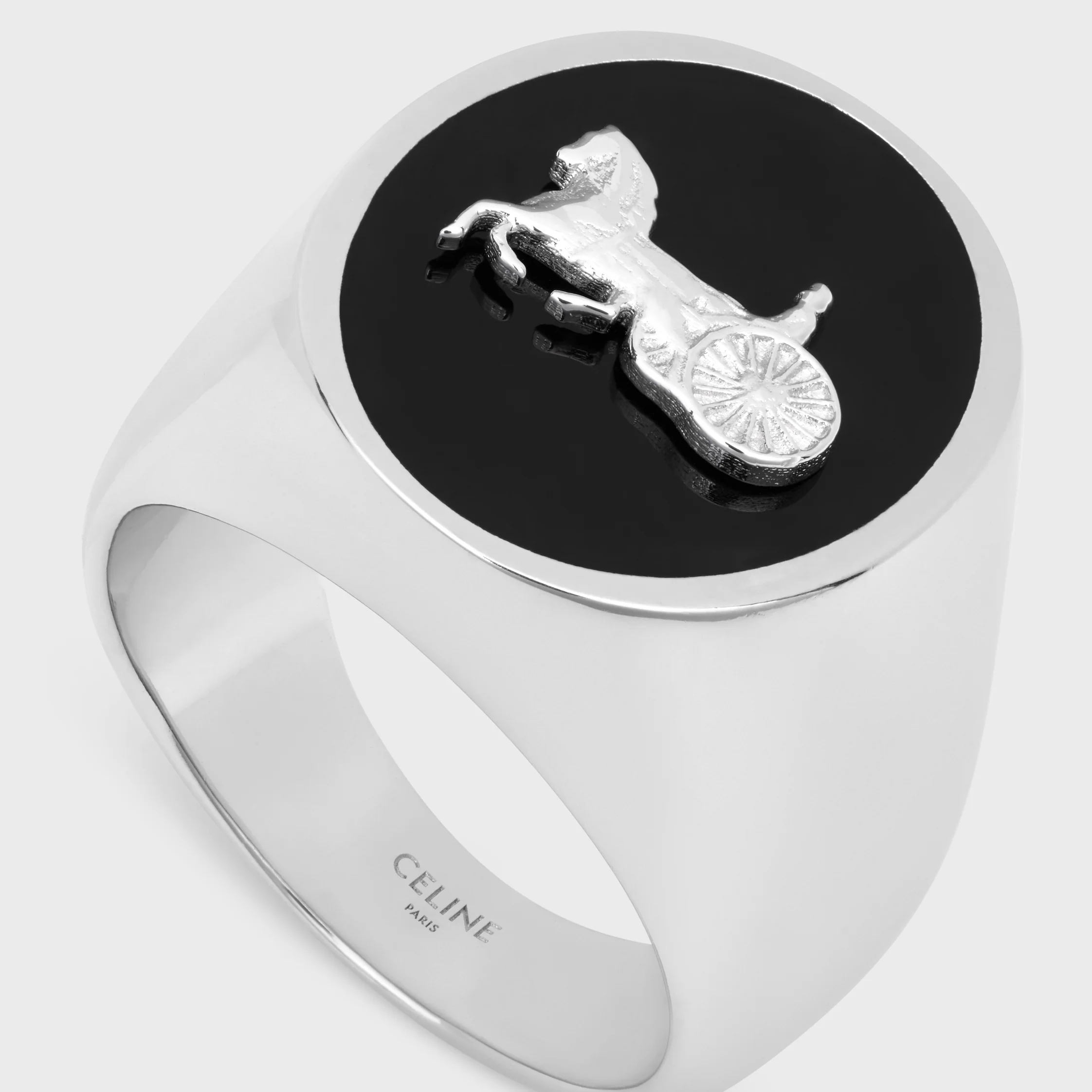 Anillo Signet Celine Sulkly en esmalte y latón con acabado rodio