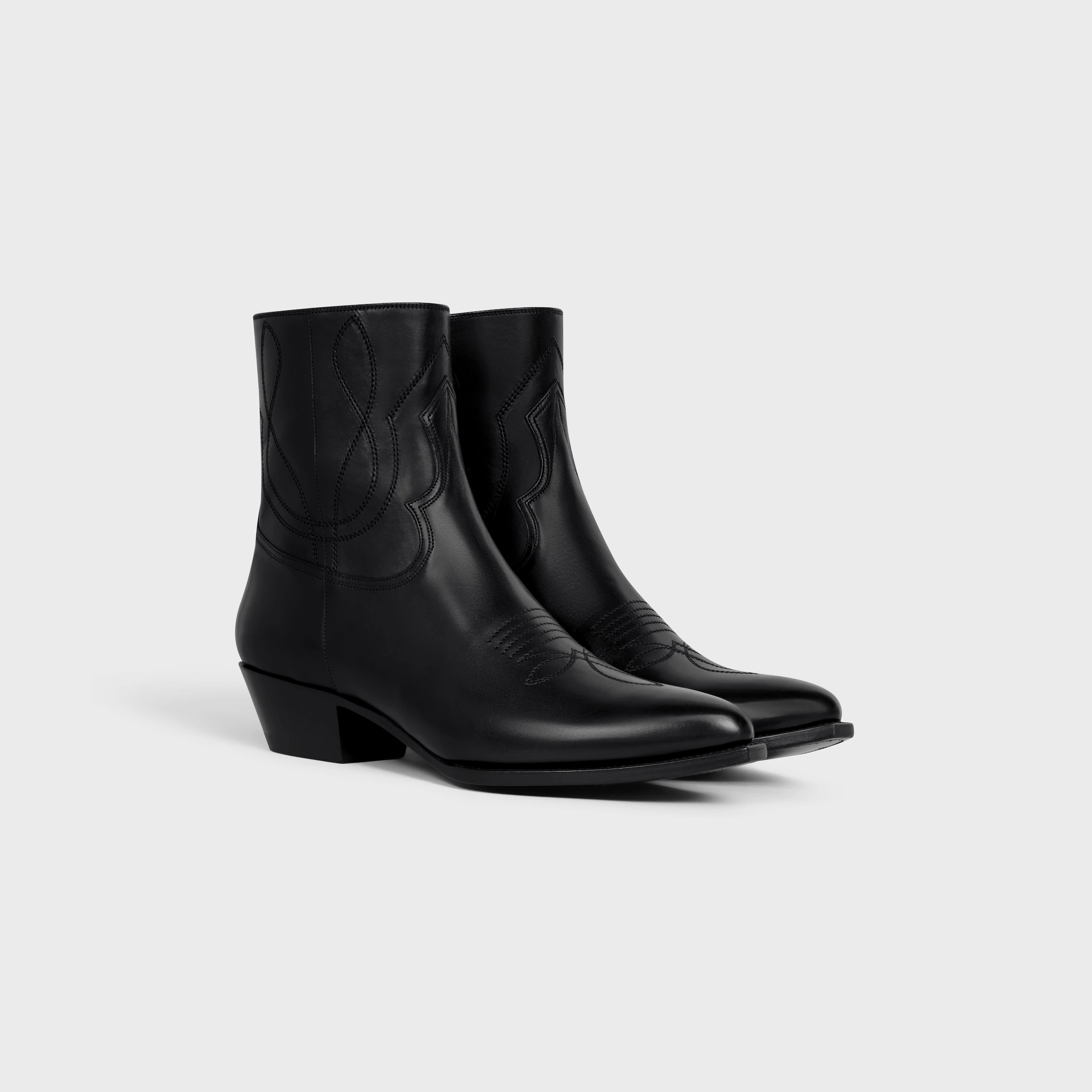 BOTAS CERRADAS WESTERN CELINE EN CUERO DE VACUNO