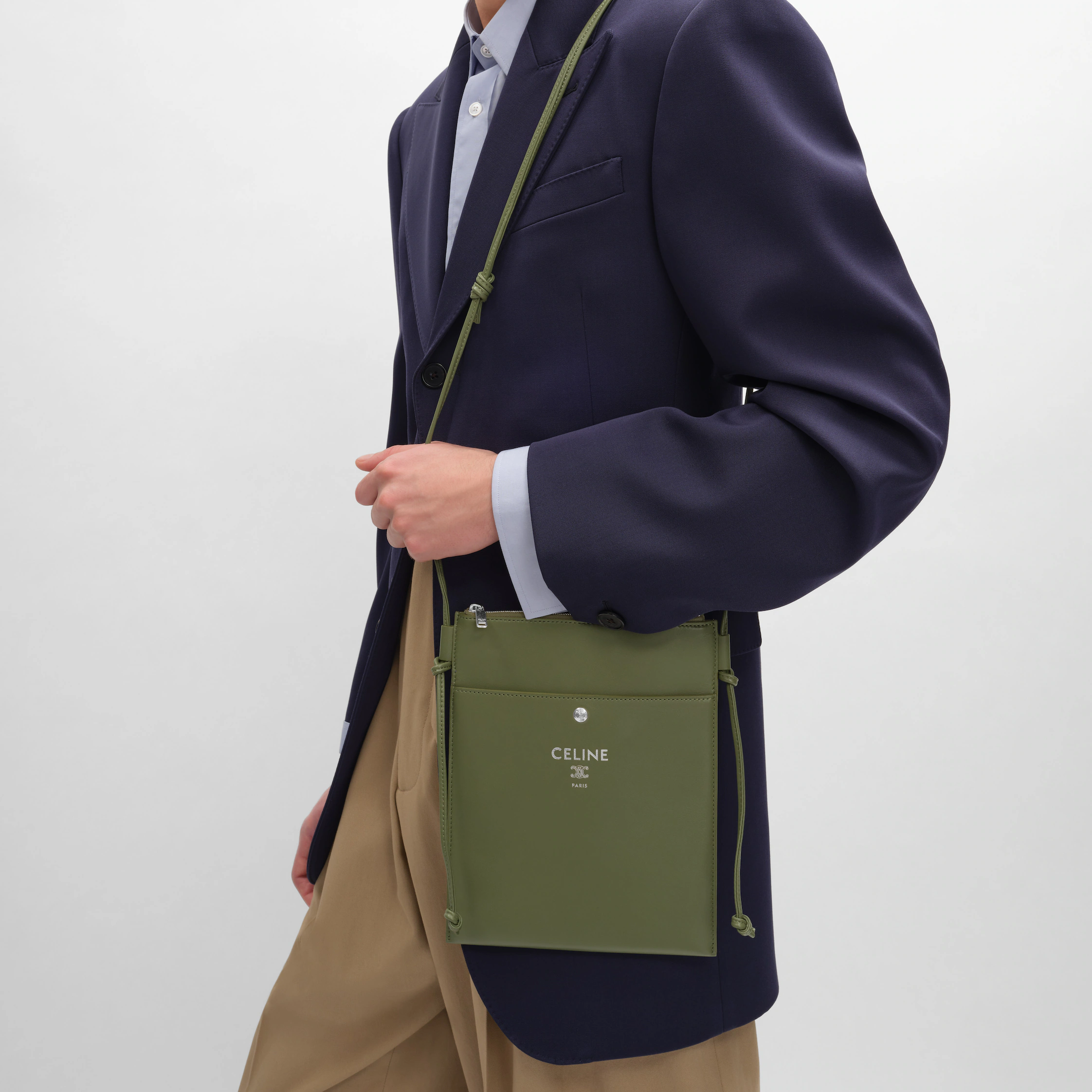BOLSA PORTÁTIL SHARP EN CUERO DE CORDERO SUAVE