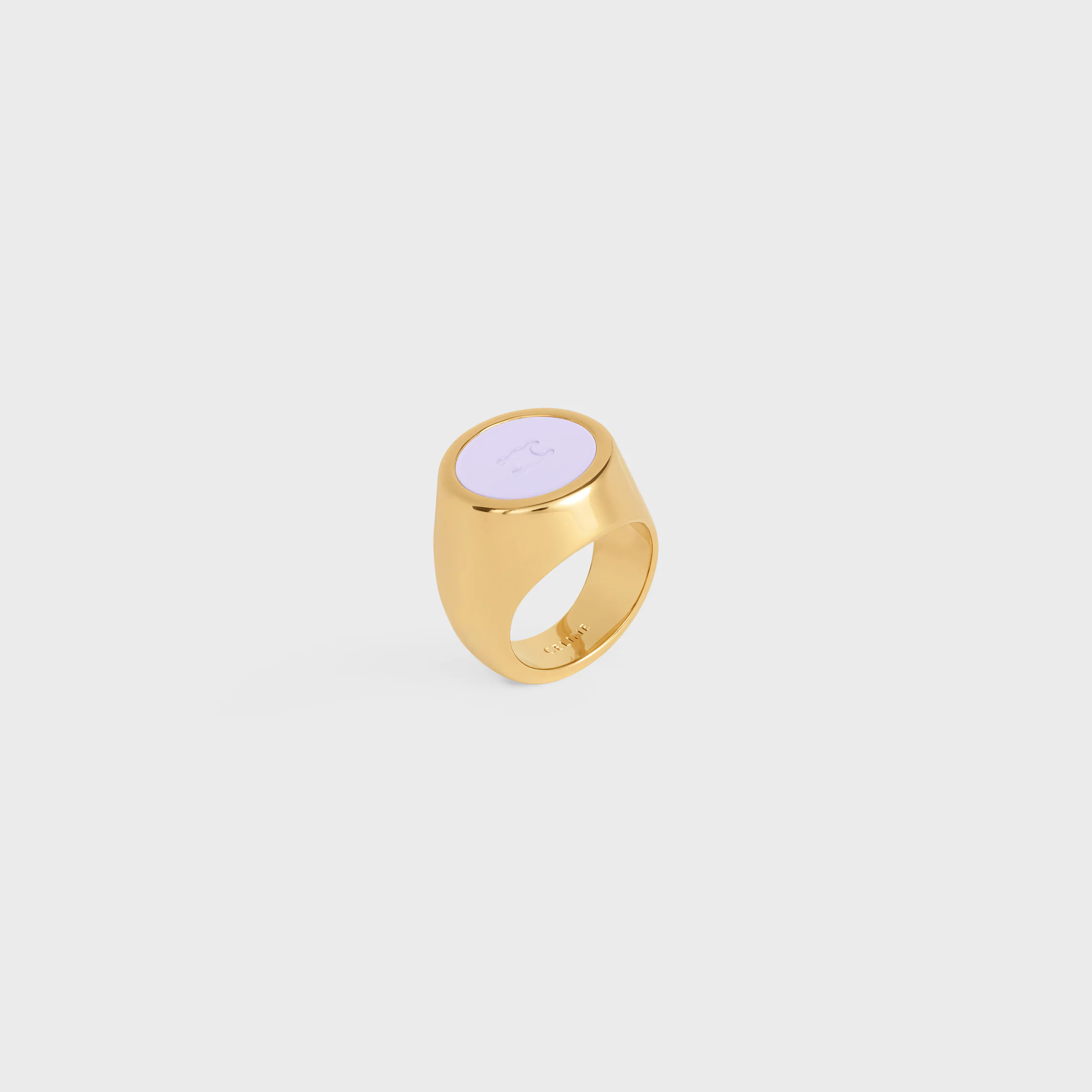 Anillo Signet Triomphe en barniz y latón con acabado dorado